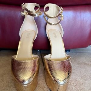 Michael Kors Martina Gold Metallic Snake Embossed Heels SZ Various Orig. $195